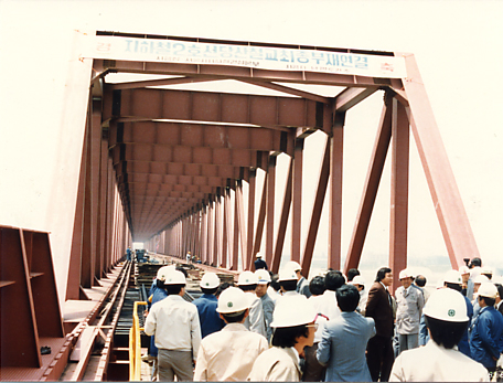 지하철2호선 당산철교 부재연결식(1979.03) 첨부이미지 : 10.jpg